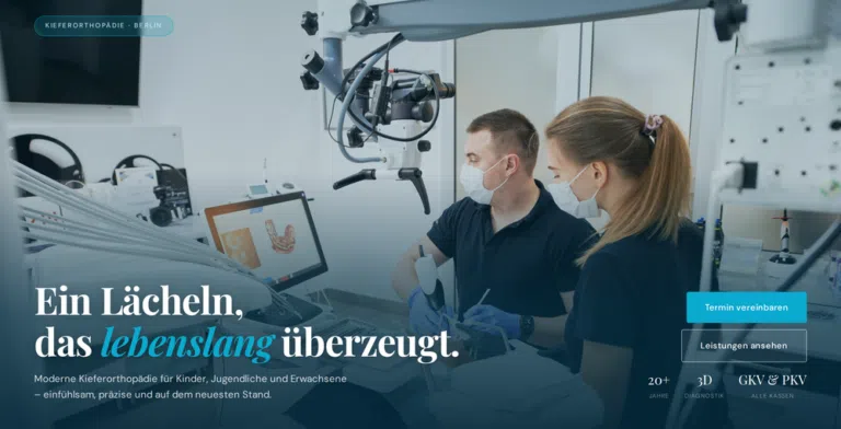 Kieferorthopädie-Website Hero: editoriales Design mit Team bei der Behandlung